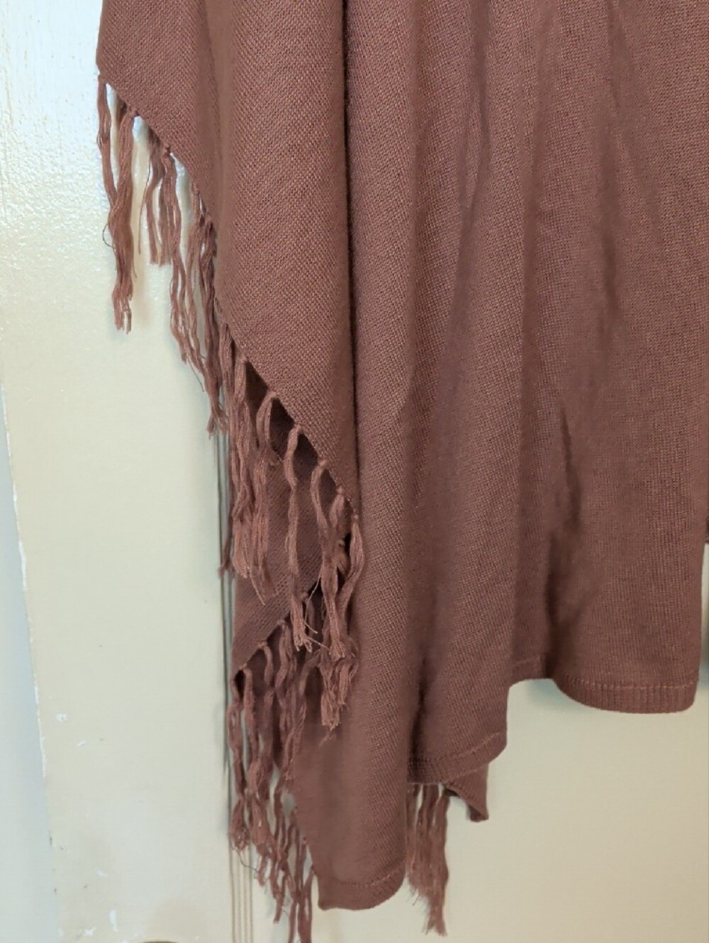 Fringed shawl - Picture 4 of 6